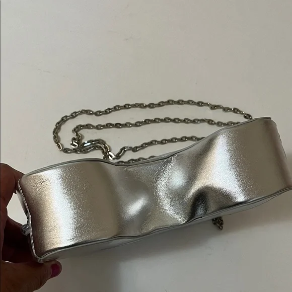 Silver Crossbody Chain Bag Purse Clutch Video Game Controller Shape Small - Picture 4 of 16